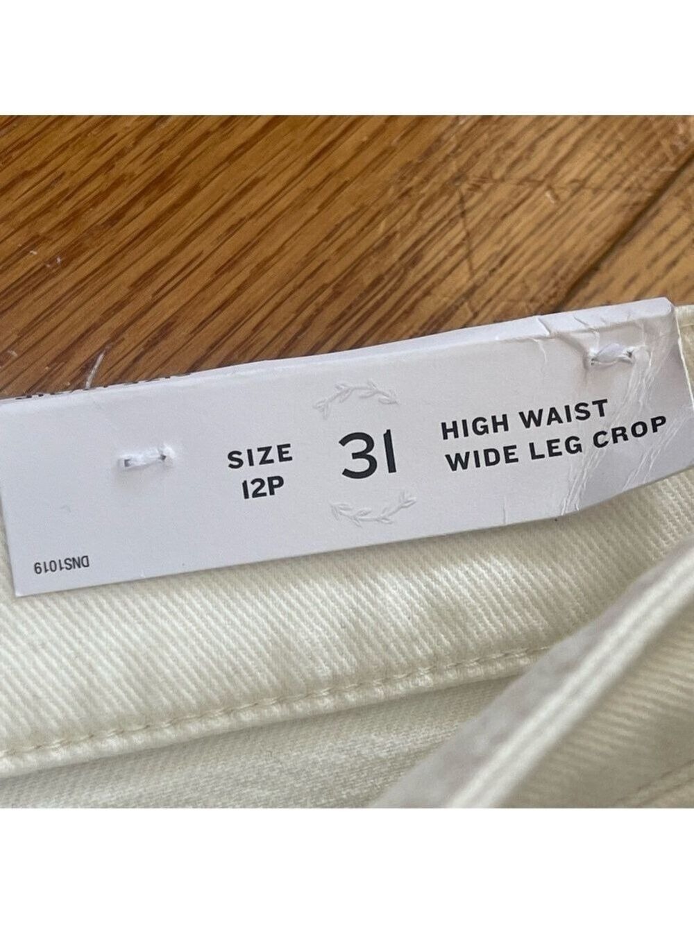 Ann Taylor LOFT High Waist Wide Leg Crop Jeans White Size 12P/31 - Picture 6 of 13
